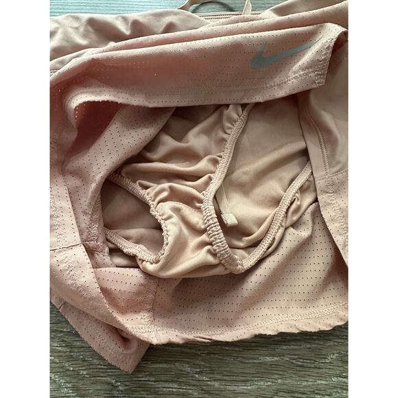 Nike Women’s XL Pink Running Shorts EUC Athletic Dri-FIT Lightweight Workout - Picture 4 of 4